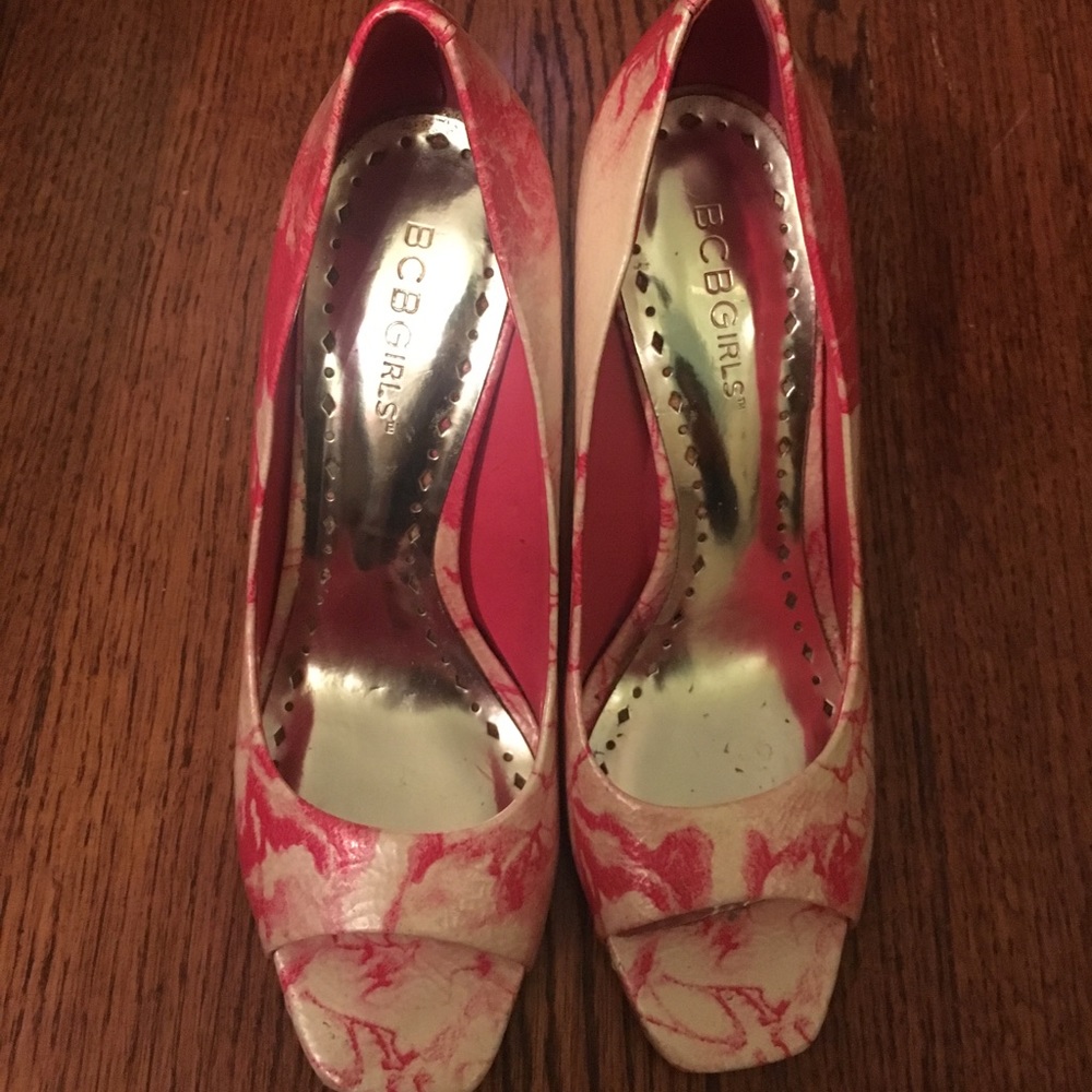 BCBG heels size 6